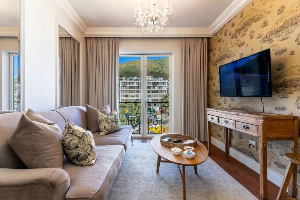 Royale 615 Green Point - Views, Location, Communal Pool Apartment in Cape Town