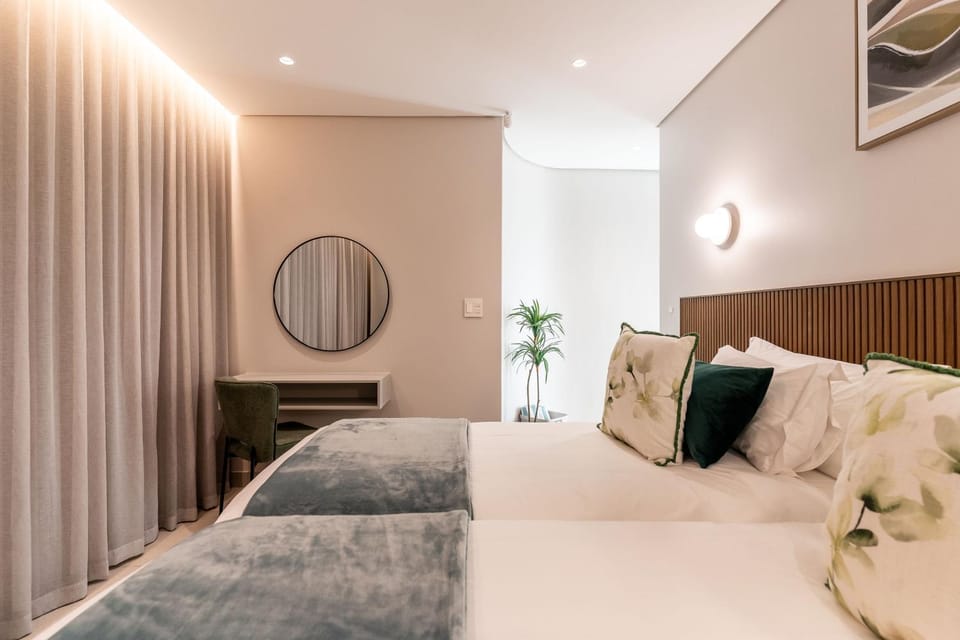 Ocean Views, Sleeps 15, Modern - Lisburn on Clifton Villa Villa in Cape Town