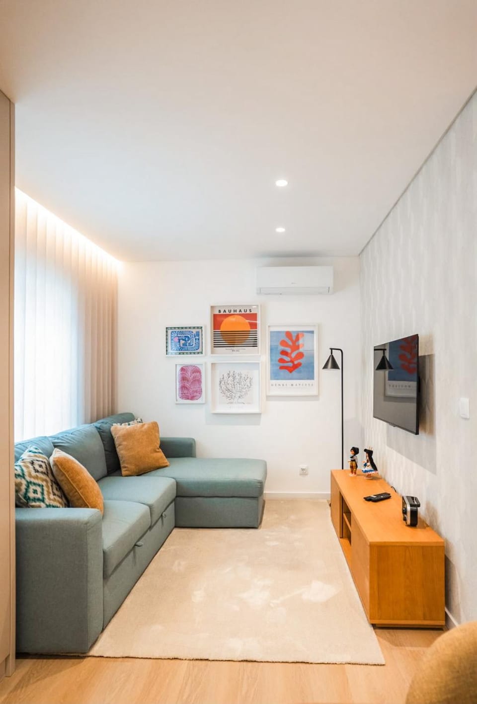 Communal lounge/ TV room, TV and multimedia, Living room, Evening entertainment