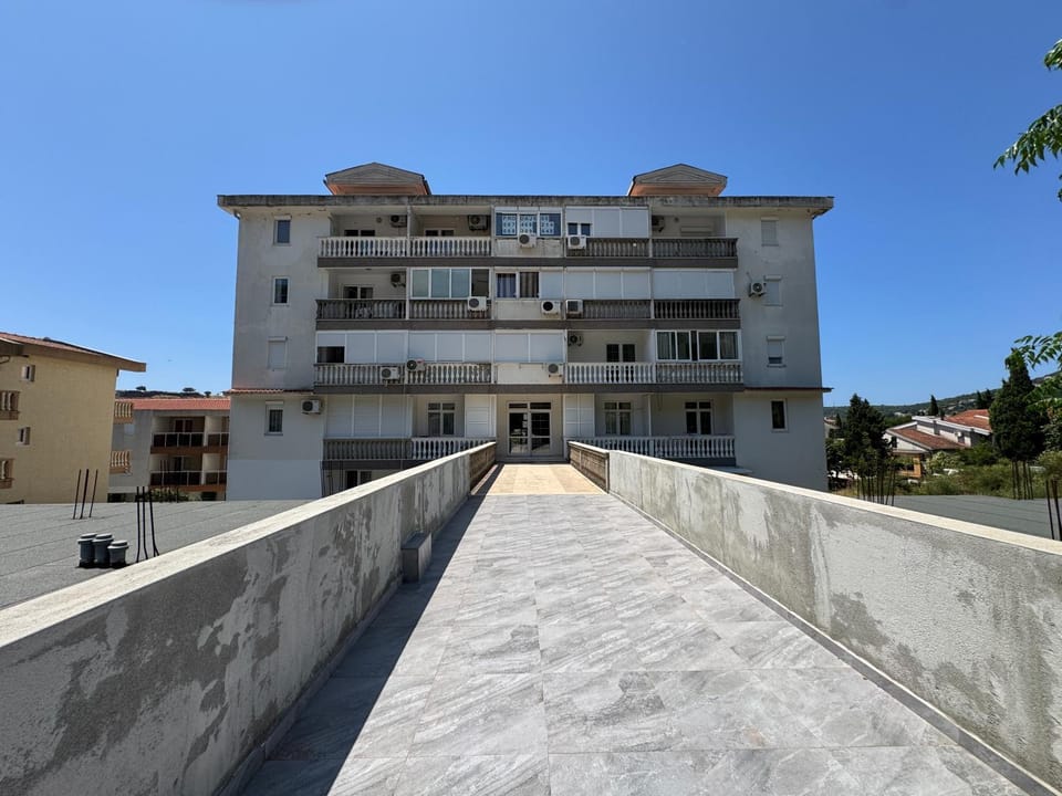Property building, Day