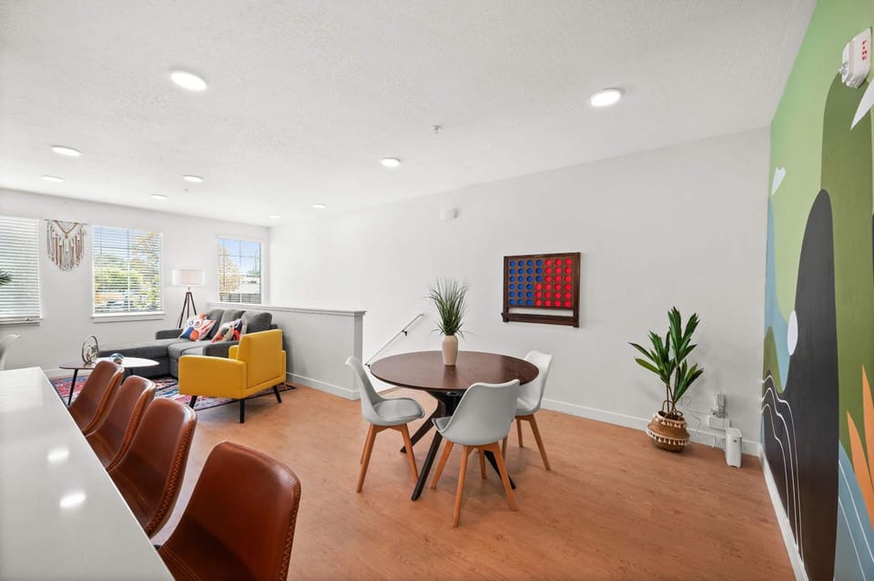 Stylish SLC Townhome King 2-Car Garage House in Salt Lake City