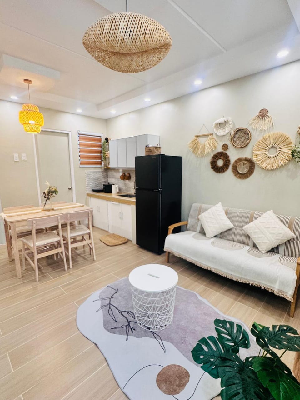Living room, Dining area