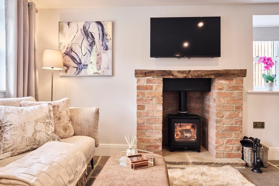 Living room, Seating area, fireplace