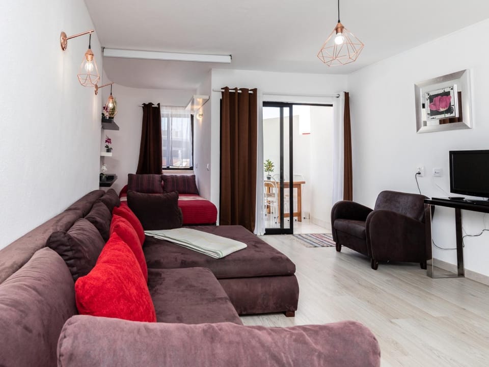 Communal lounge/ TV room, Bed, Living room, Seating area