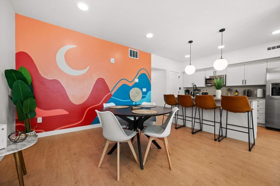 SLC Townhome 2BR Mountain Views Garage House in Salt Lake City
