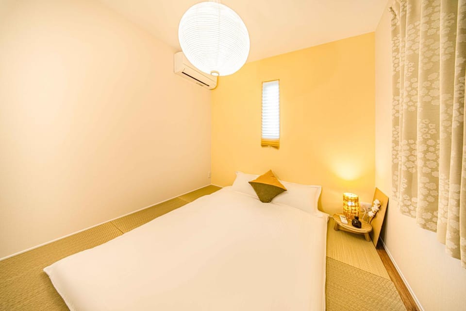 Bed, Photo of the whole room, Bedroom, air conditioner