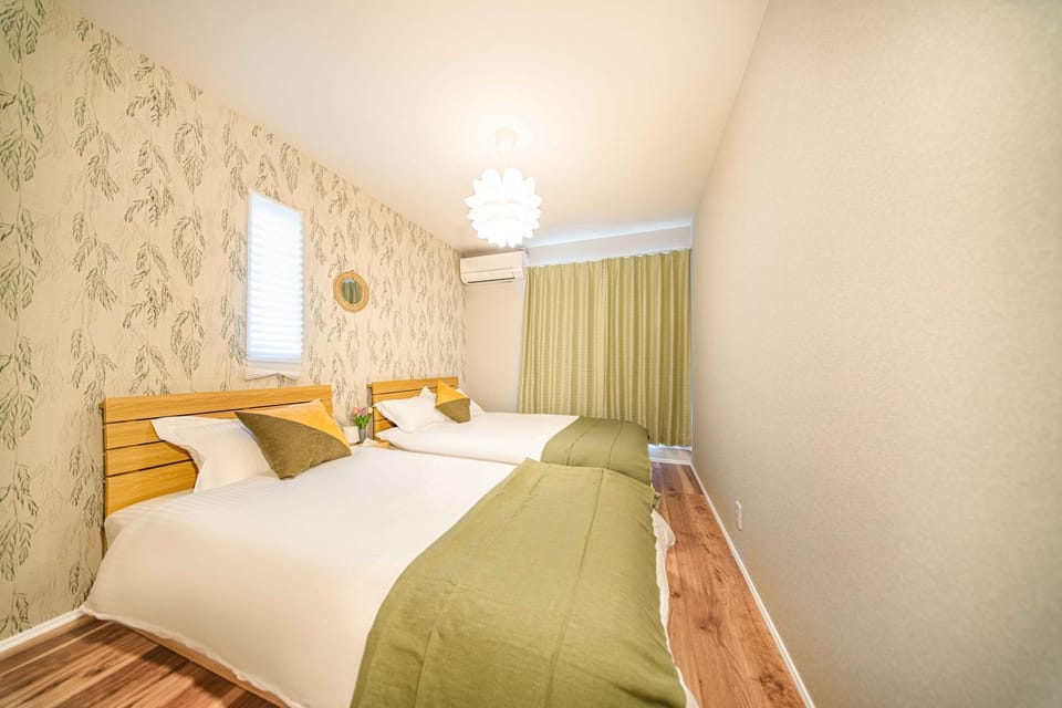 Bed, Photo of the whole room, Bedroom, internet
