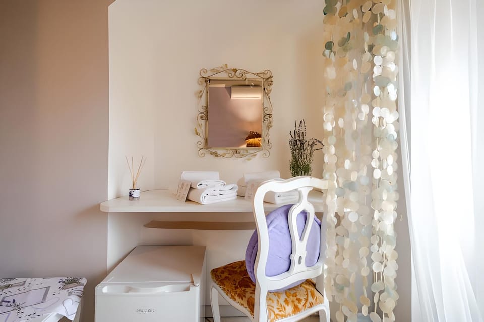 Bedroom, furniture, towels