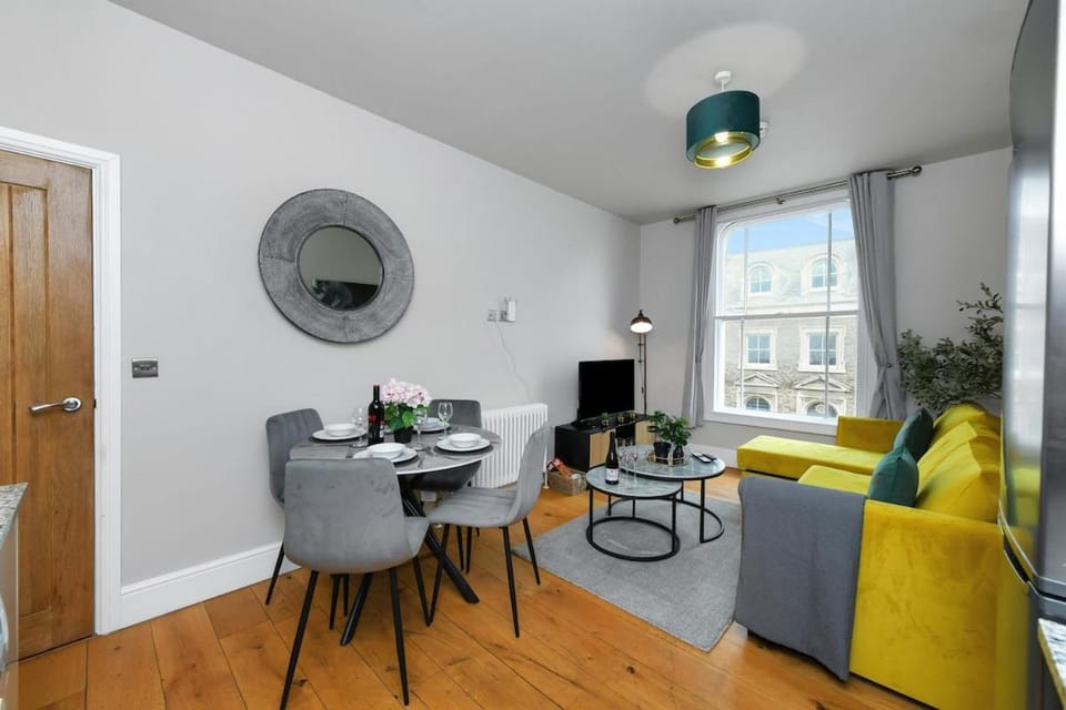 1-Bed City Flat Close to Market Square & Transport Apartment in Nottingham