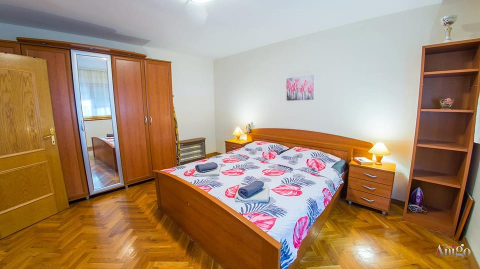 Bed, Photo of the whole room, Bedroom, wardrobe