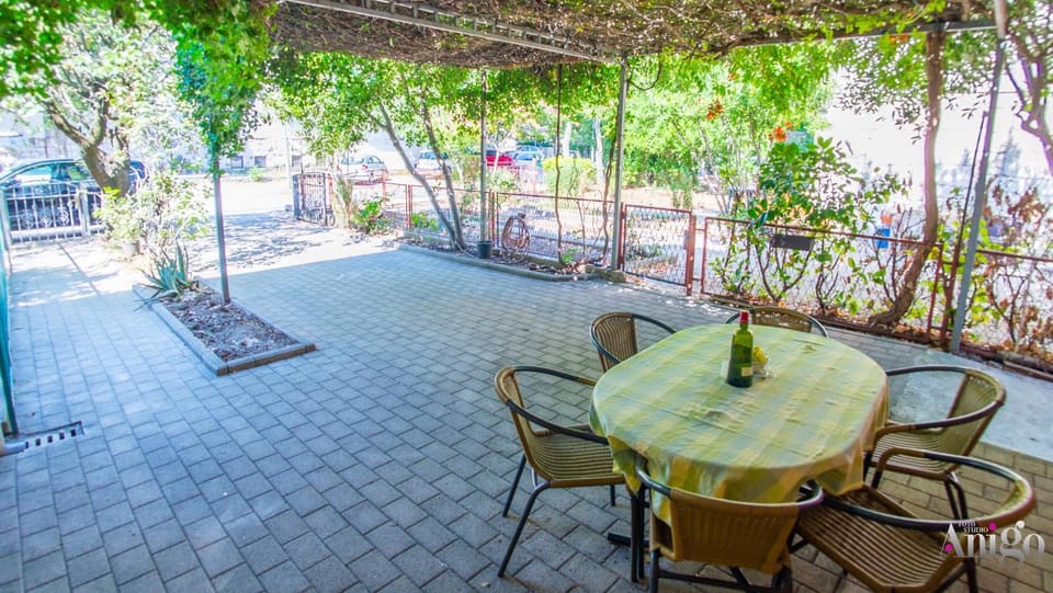 Patio, Dining area, Garden view, Parking