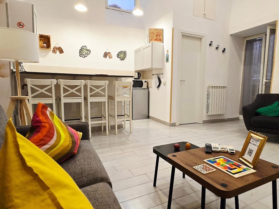 Kitchen or kitchenette, Living room