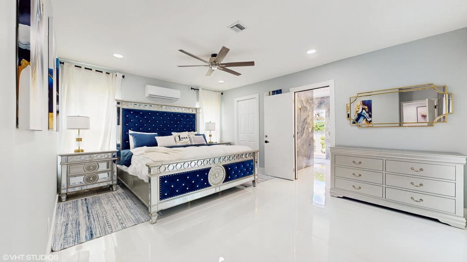 Bed, Bedroom, air conditioner