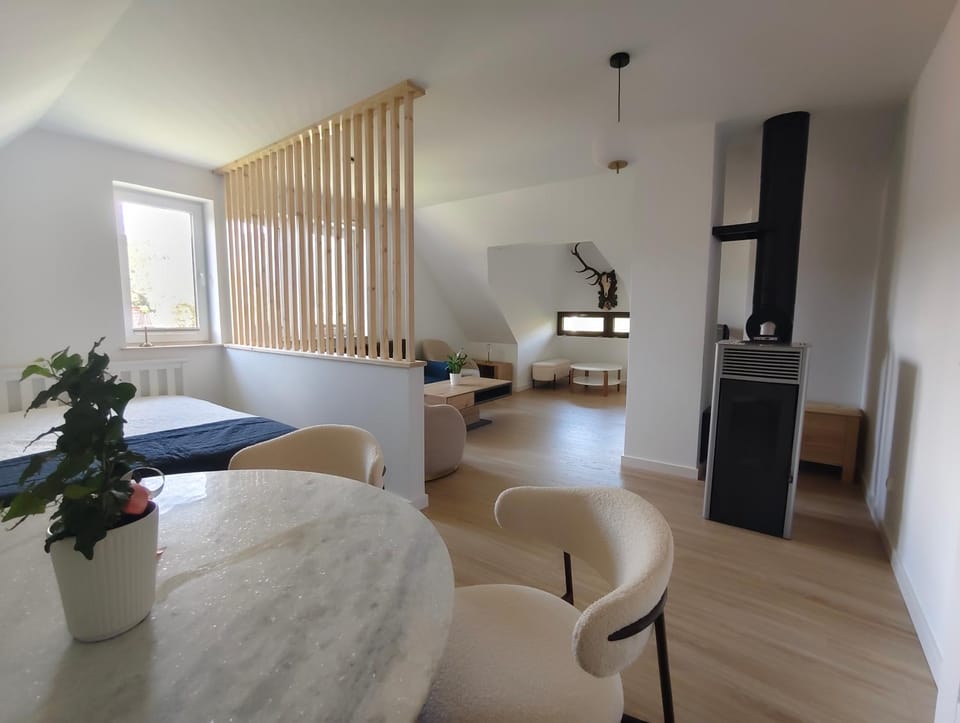 Bed, Living room, Photo of the whole room