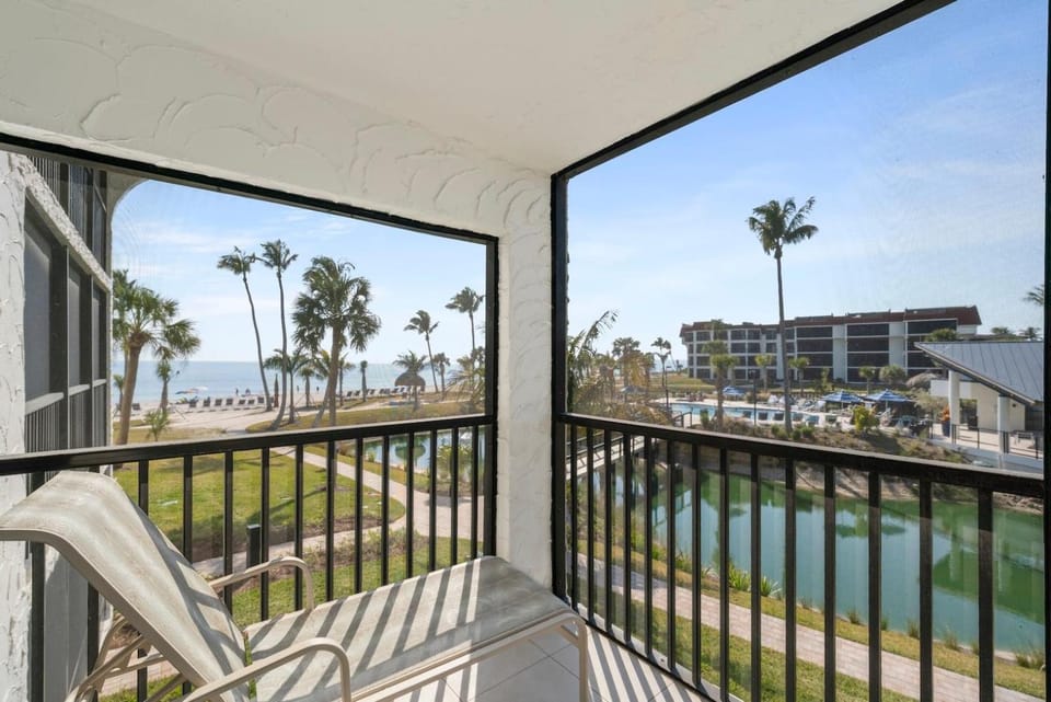 Pointe Santo E22 House in Sanibel Island