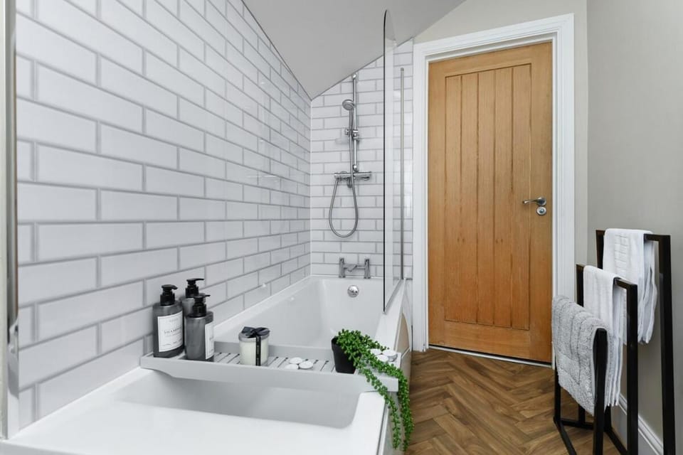 1-BR City Centre Flat – Steps from Market Square Apartment in Nottingham