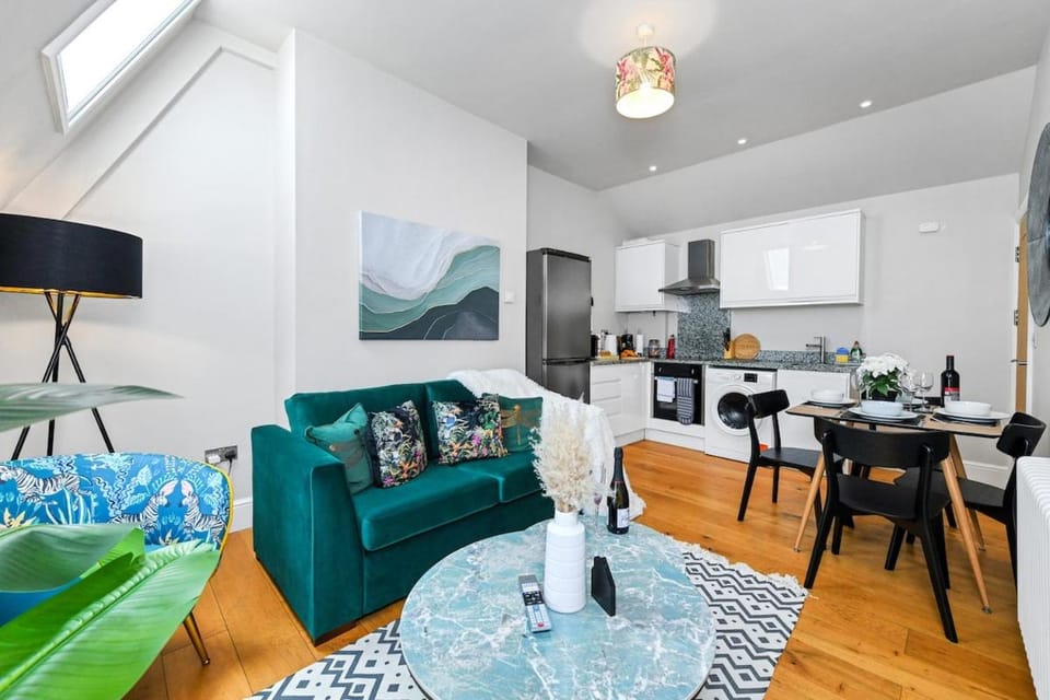 1-BR City Centre Flat – Steps from Market Square Apartment in Nottingham