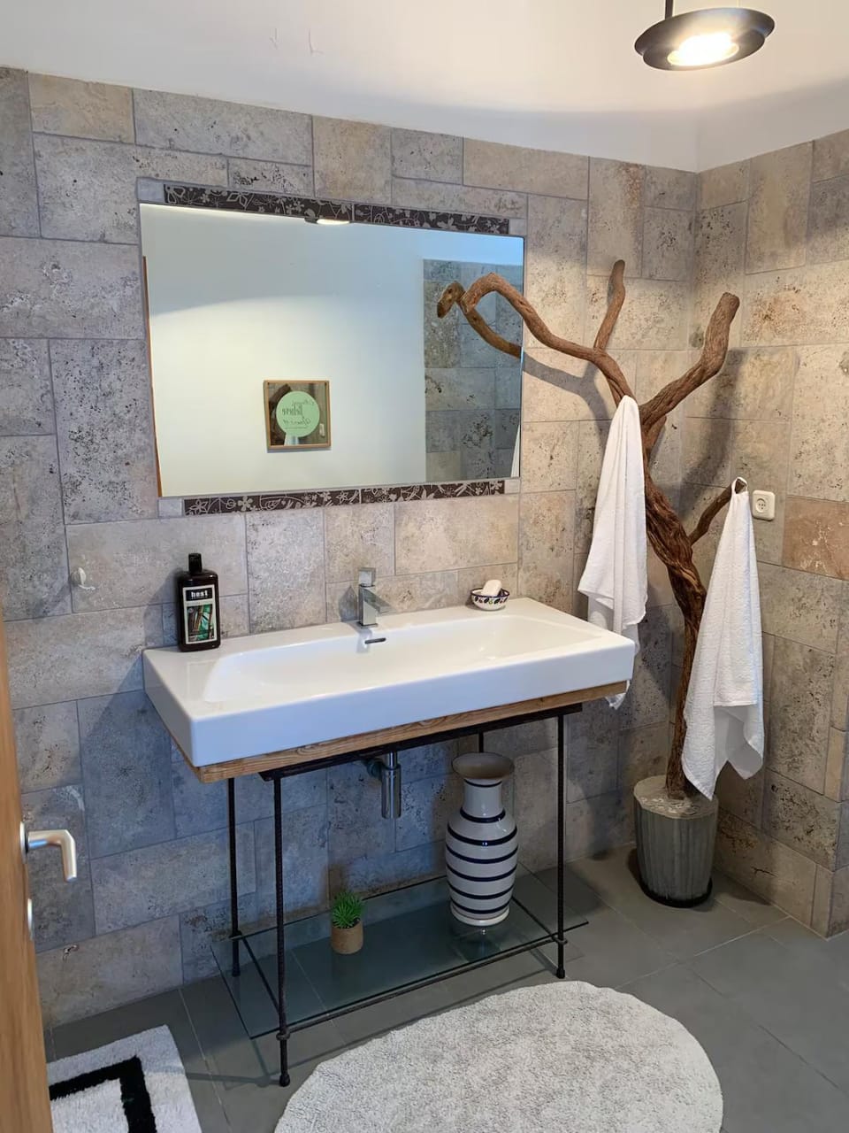 Bathroom, towels