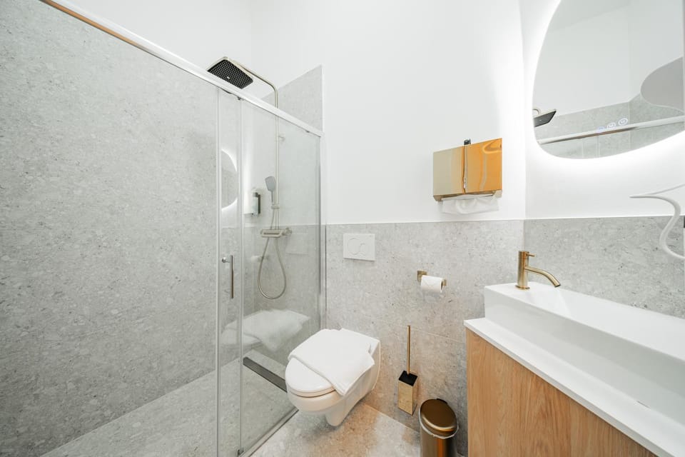 Shower, Toilet, Bathroom