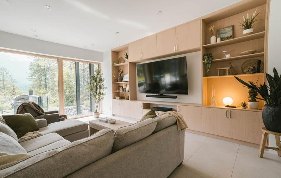 Camozzi Chalet by Revelstoke Vacations Chalet in Revelstoke