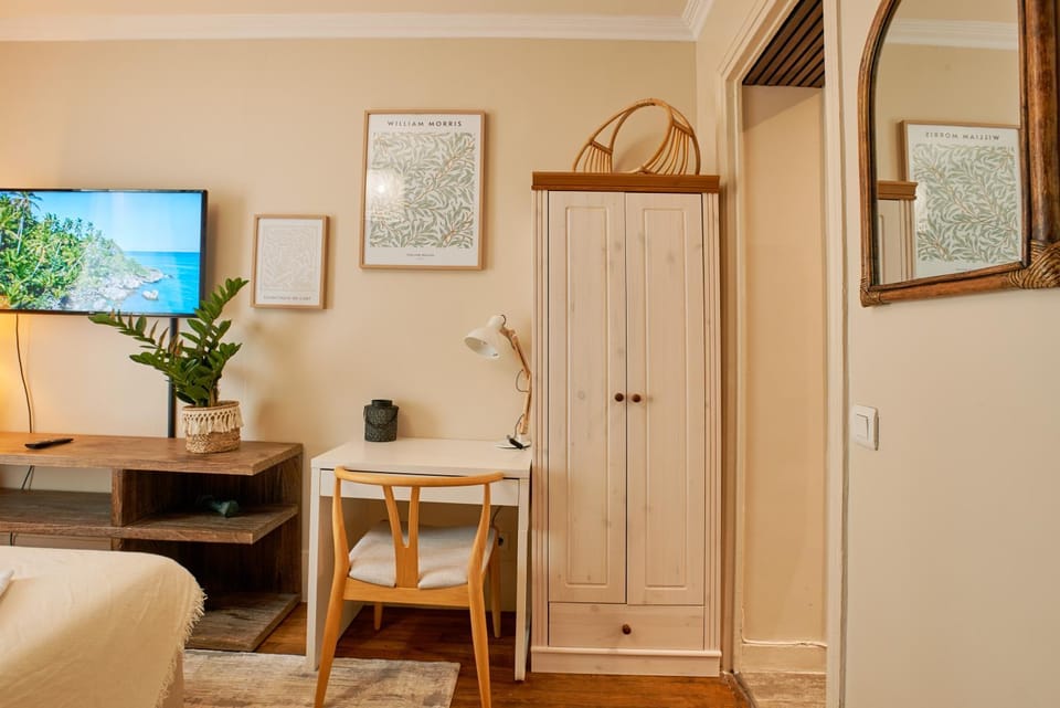 TV and multimedia, Seating area