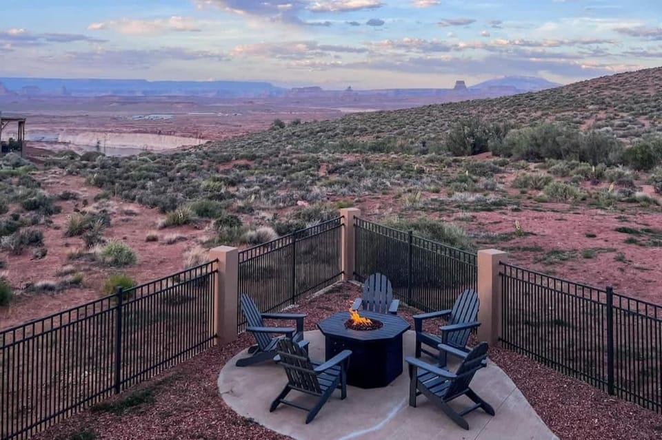 The Cliff Dweller - Peaceful Escape 50-mile Views House in Page