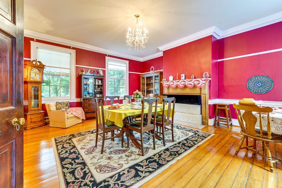Historic 30 Acre Retreat - Get Back to Nature House in Shenandoah Valley