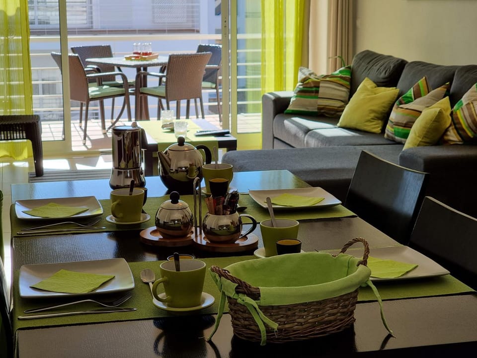 Living room, Dining area