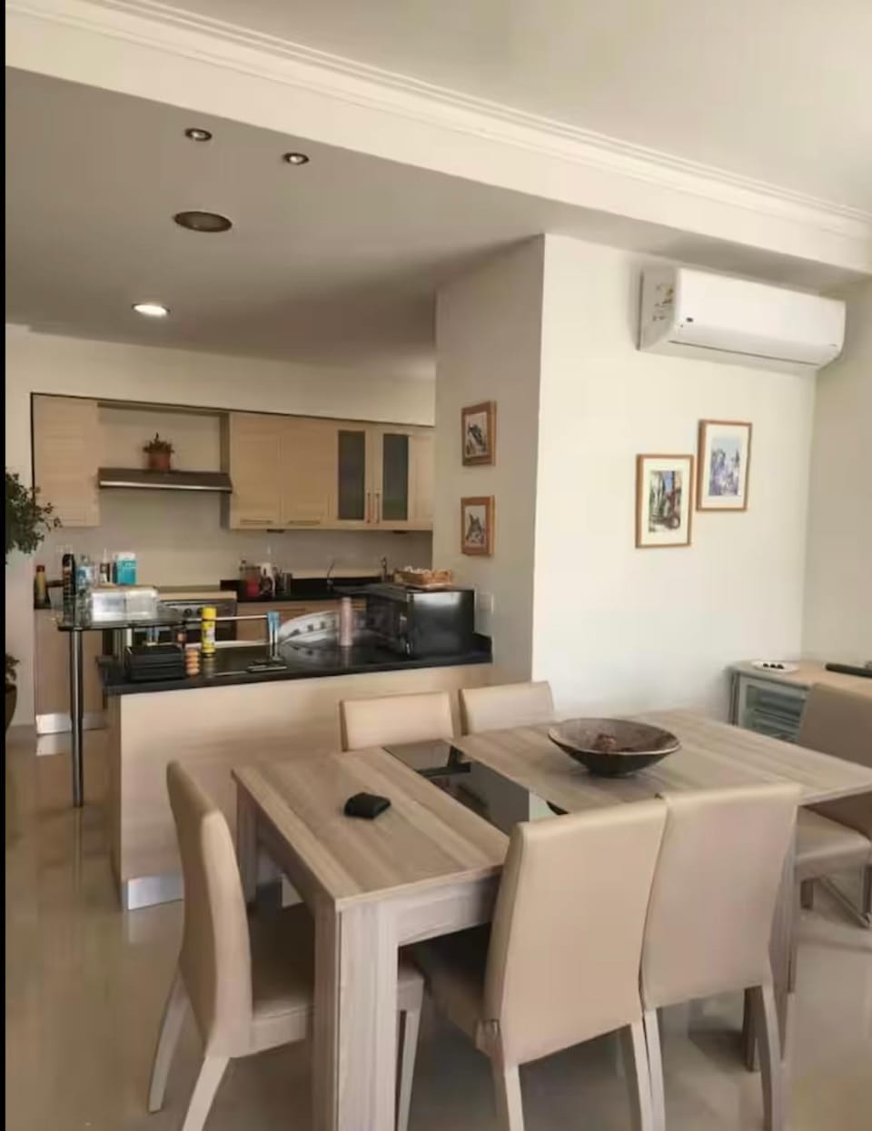 Living room, Dining area