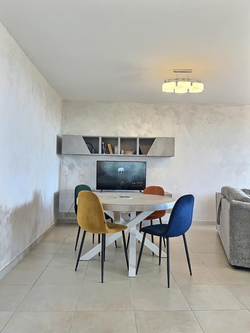 TV and multimedia, Living room, Seating area, Dining area