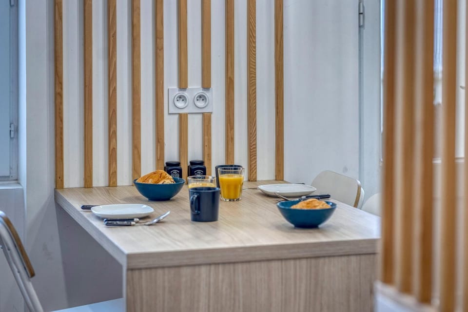 Food and drinks, Dining area, Food, Drinks