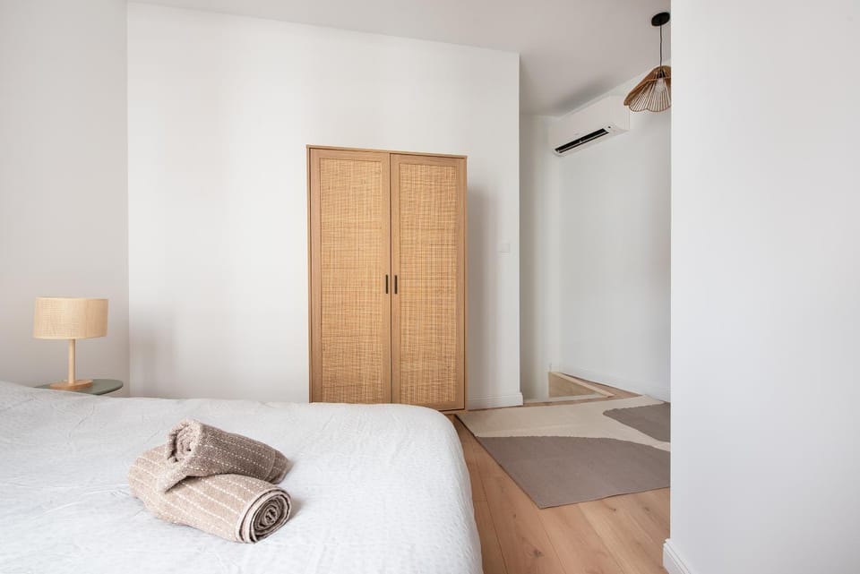 Bed, Photo of the whole room, Bedroom, towels, wardrobe