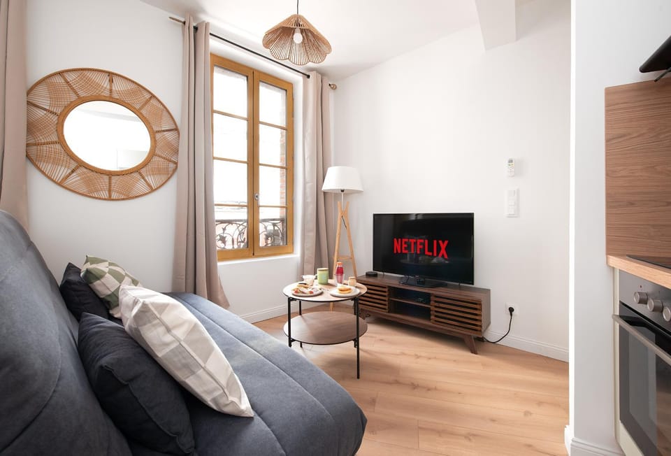 Communal lounge/ TV room, TV and multimedia, Living room
