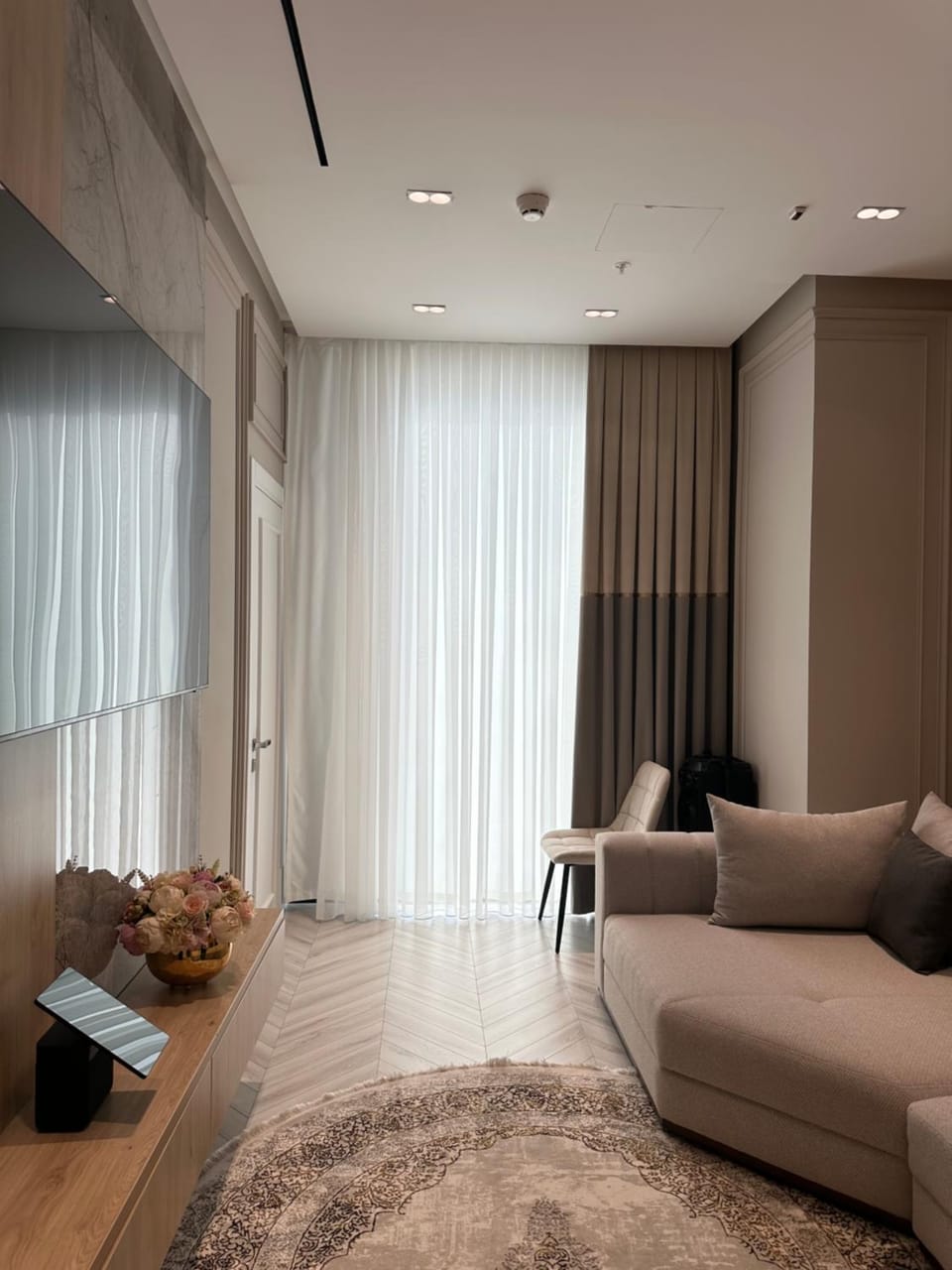 Living room, Seating area