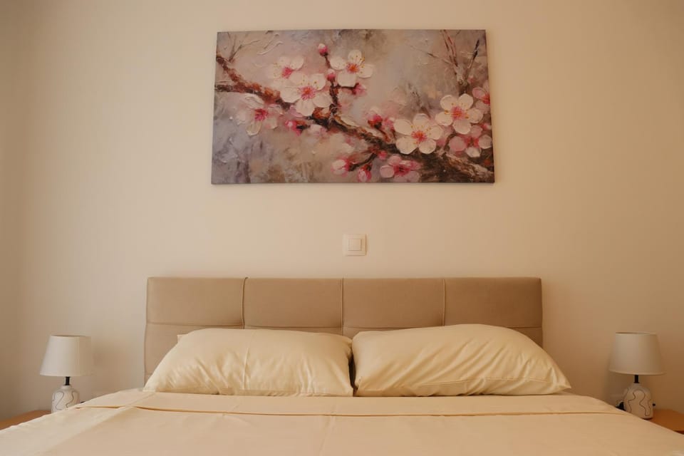 Bed, Decorative detail, Bedroom