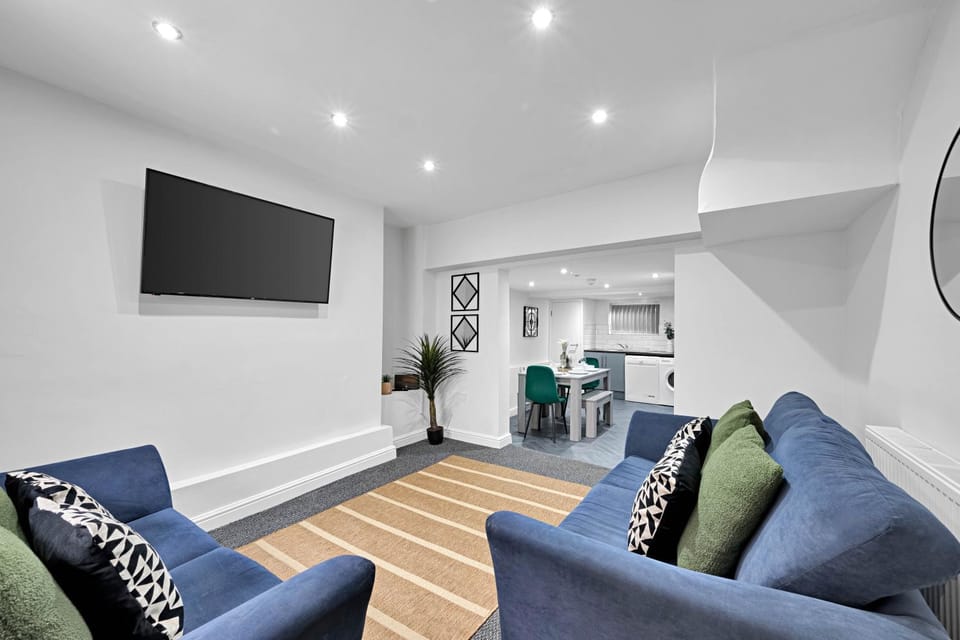 TV and multimedia, Living room, Seating area