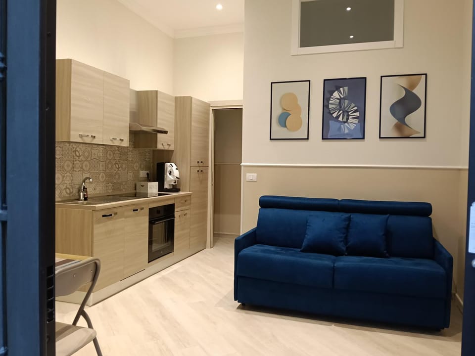 Coffee/tea facilities, Living room, Dining area, stove, toaster