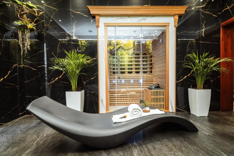 Shower, Sauna, Spa and wellness centre/facilities, towels, towels