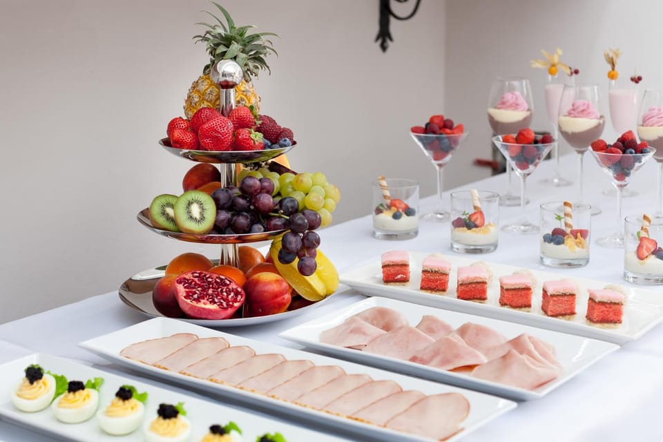 Property building, Food and drinks, Food, Breakfast, Buffet breakfast
