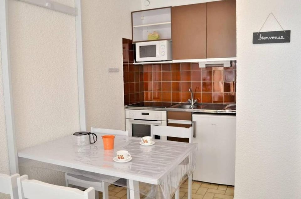 Joli studio cabine à 500m plages Cabin in Cavalaire-sur-Mer