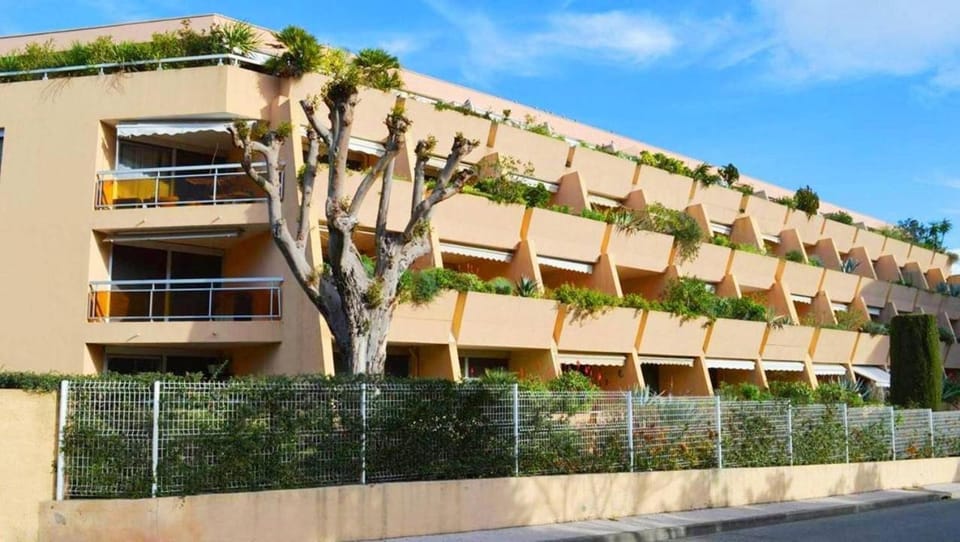 Joli studio cabine à 500m plages Cabin in Cavalaire-sur-Mer