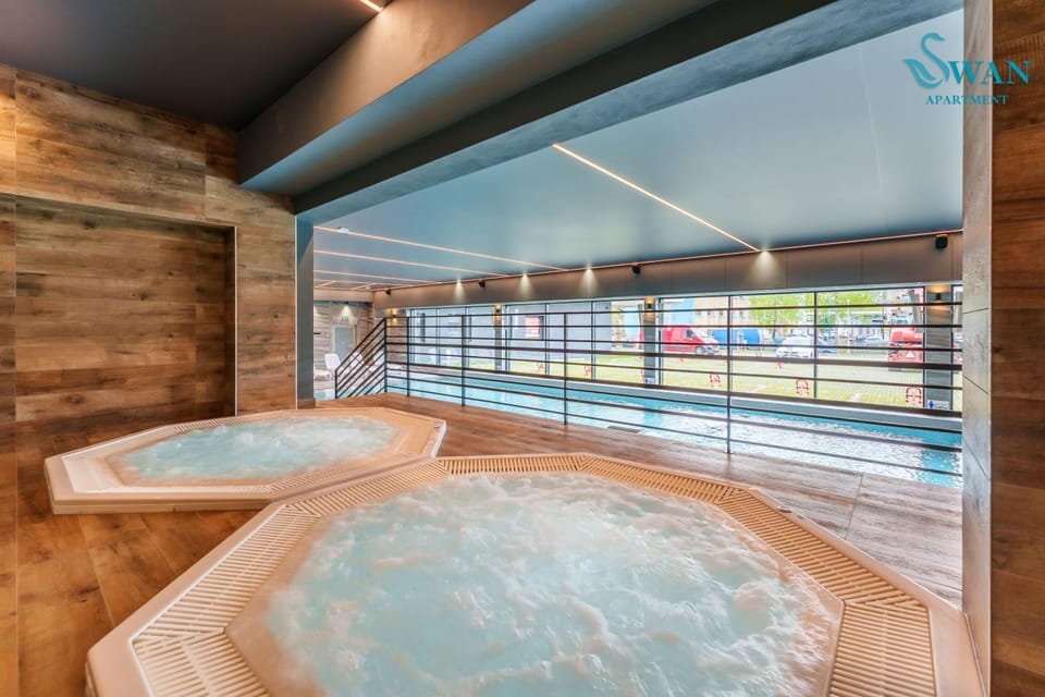 Hot Tub, Hot Tub, Swimming pool, Swimming pool