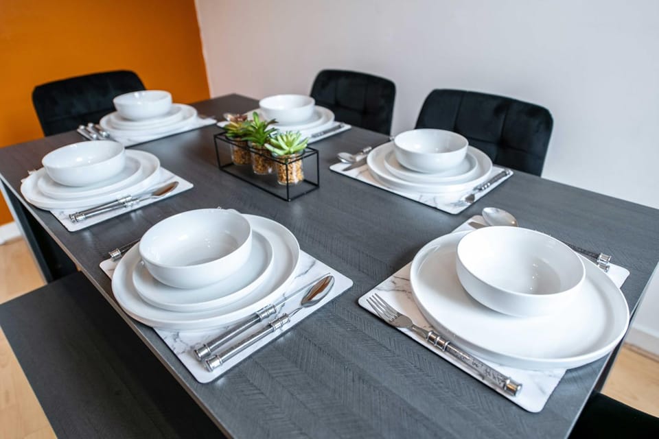 Food and drinks, Dining area, Food