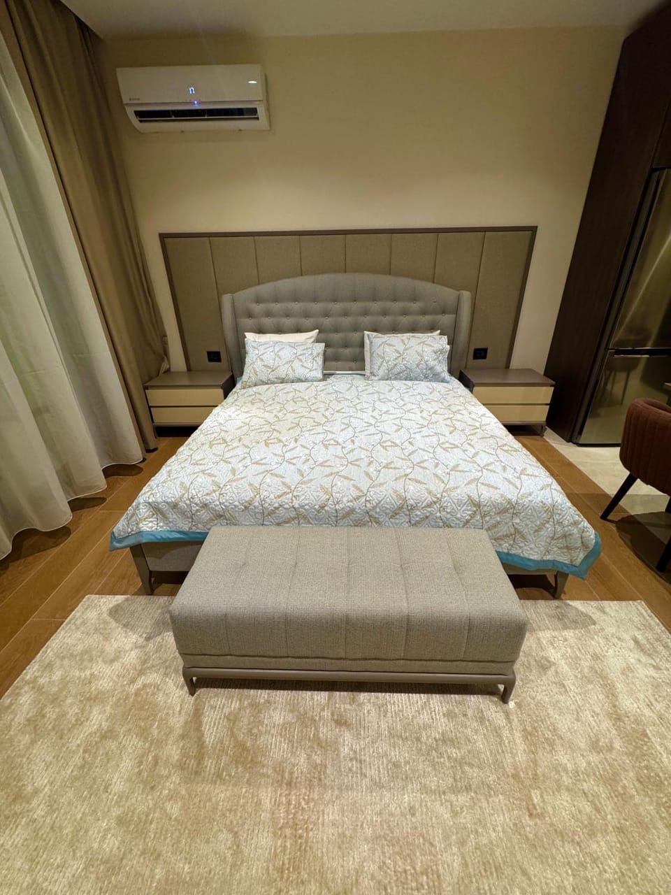 Bed, Photo of the whole room, Bedroom, air conditioner
