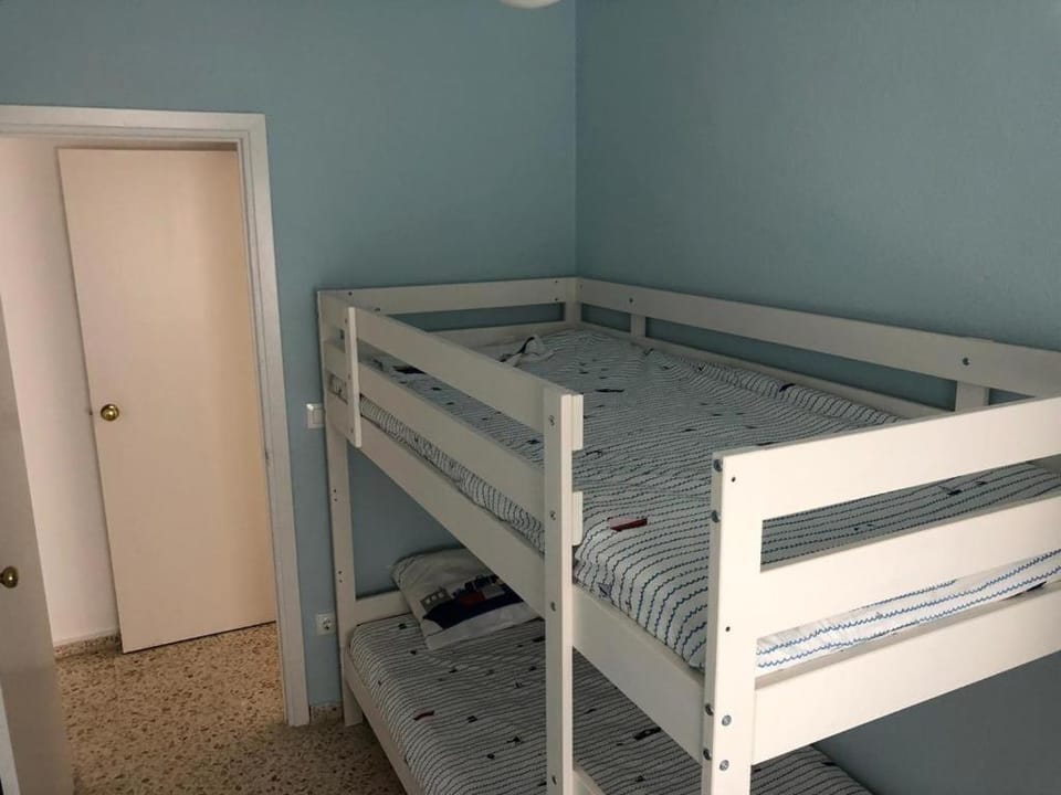 Bed, Bedroom, bunk bed