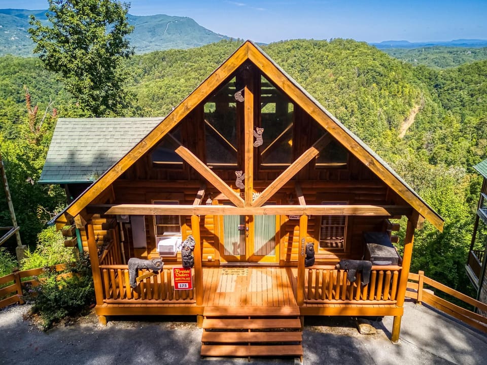 Property building, Spring, Day, Neighbourhood, Natural landscape, Bird's eye view, View (from property/room), View (from property/room), Balcony/Terrace, Balcony/Terrace, Decorative detail, Decorative detail, Mountain view, Mountain view