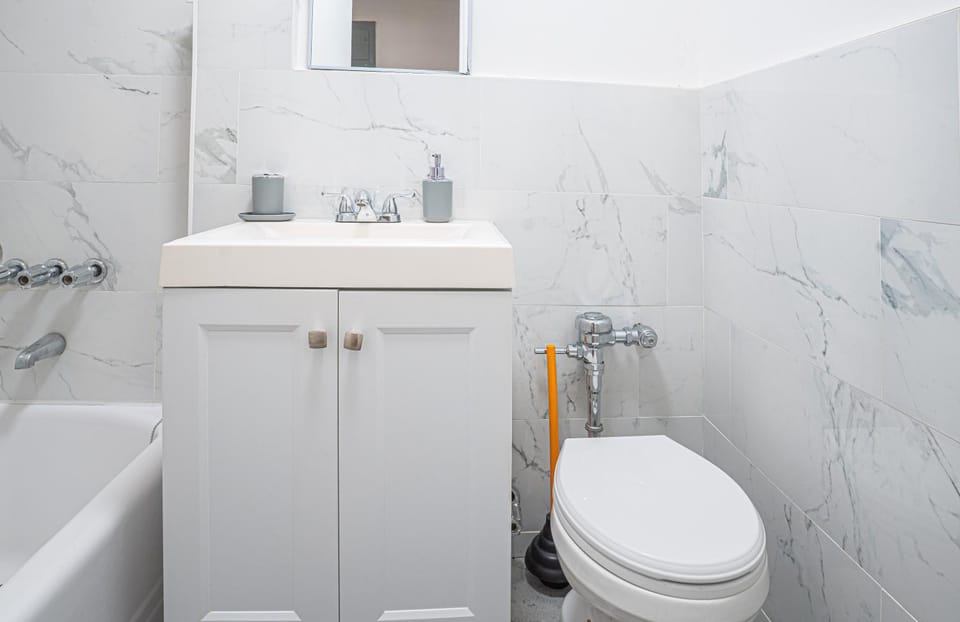 Shower, Toilet, Bathroom, Bath