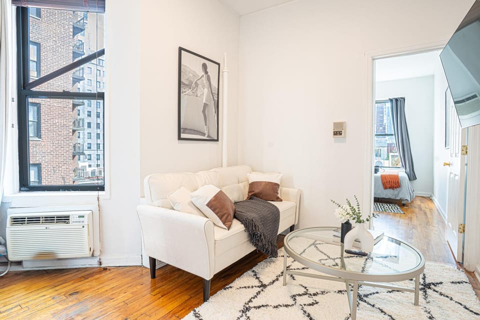 Living room, Seating area, heating, internet, air conditioner
