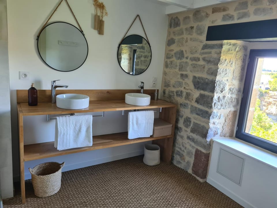La maison du canyon de Bozouls House in Occitanie