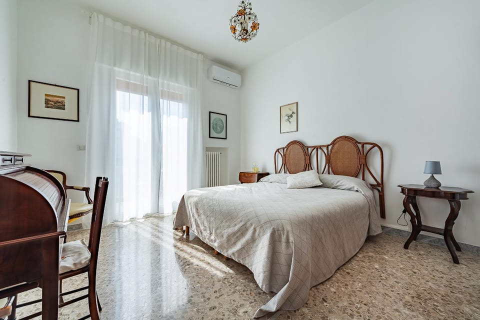 Bed, Decorative detail, Bedroom
